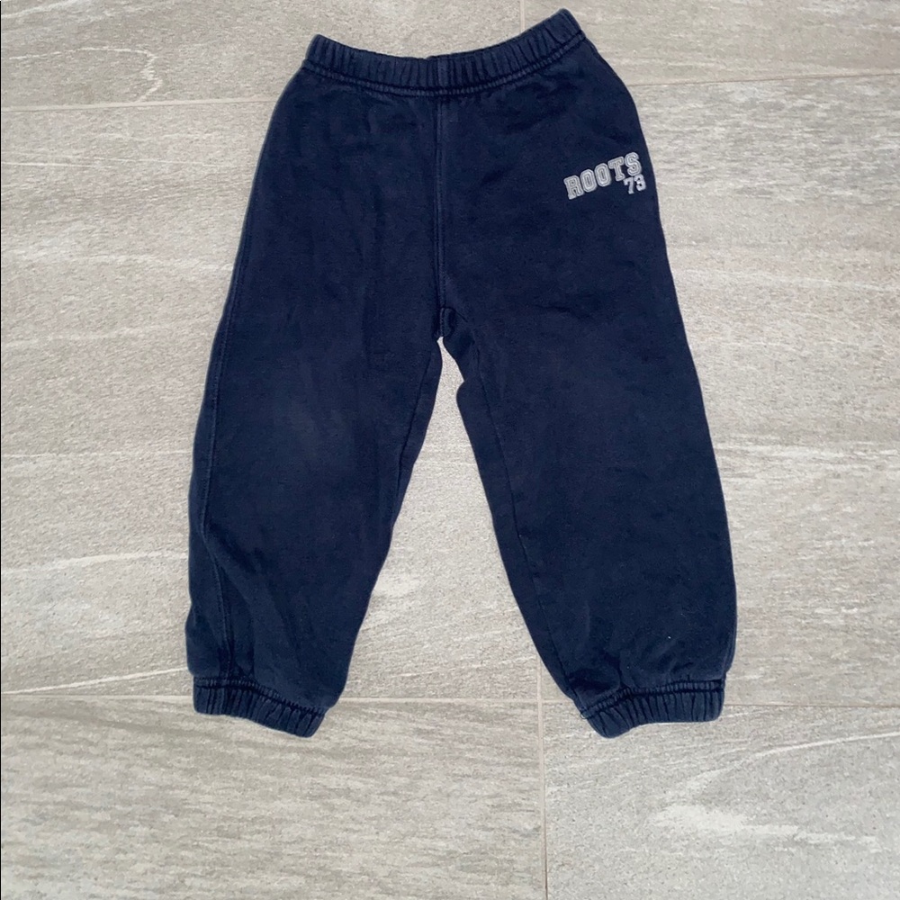 Roots sweats size 2T